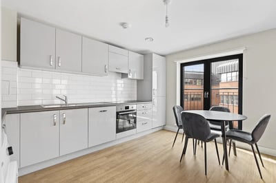 Flat Weavers Lane in Inkpen