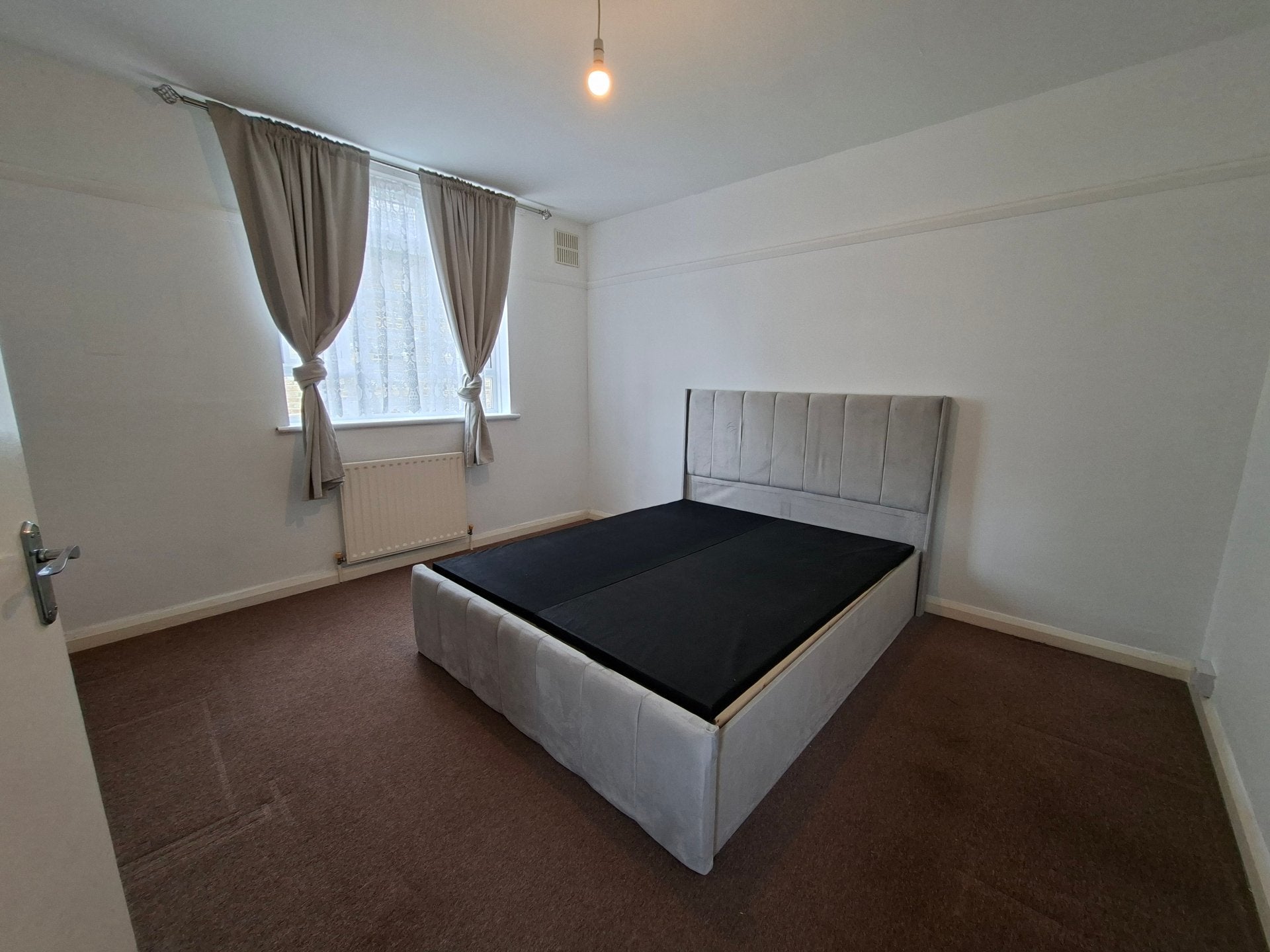 Flat Pembroke Road in Greater London