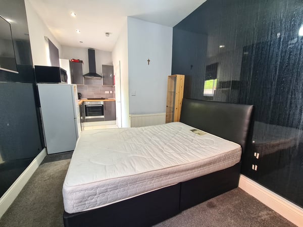 Room Marlborough Road in Coventry