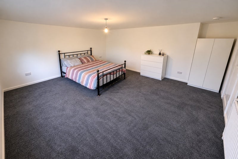 Room Holburne Road in Greater London