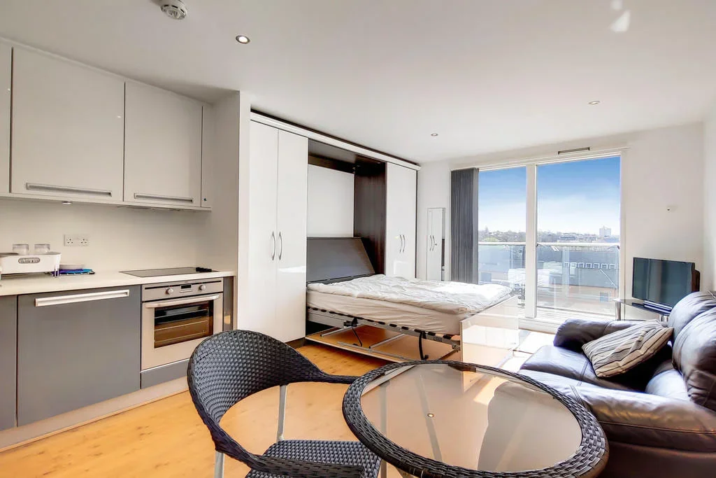 Flat Conington Road in Greater London