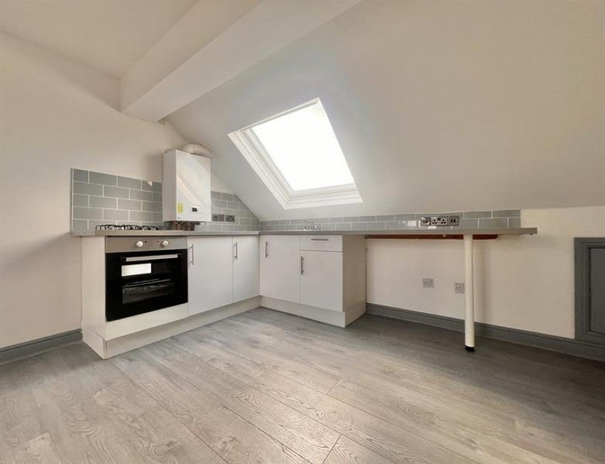 Flat Langdale Avenue in Manchester
