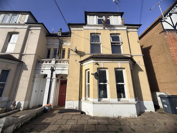 Flat Albany Road in Rother