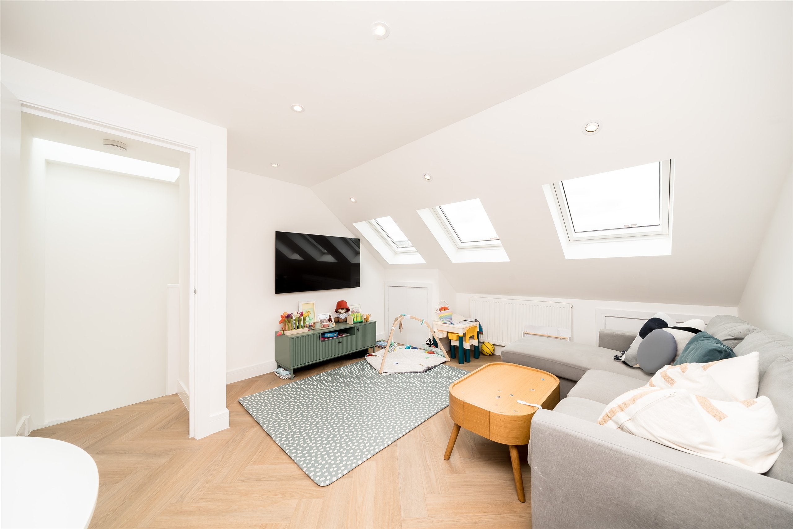 Flat Parfrey Street in Greater London