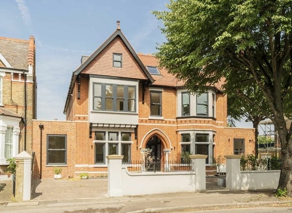 Flat Gordon Road in Greater London