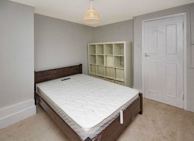 Flat Landor Road in Greater London