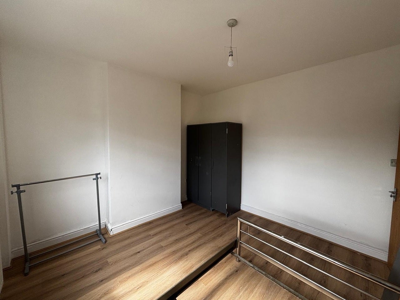 Room Boundary Road in Greater London