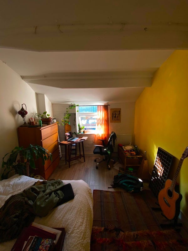 Room Bream Street in Greater London