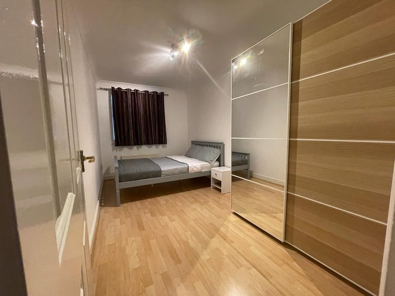 Room Elizabeth Fry Place in Greater London