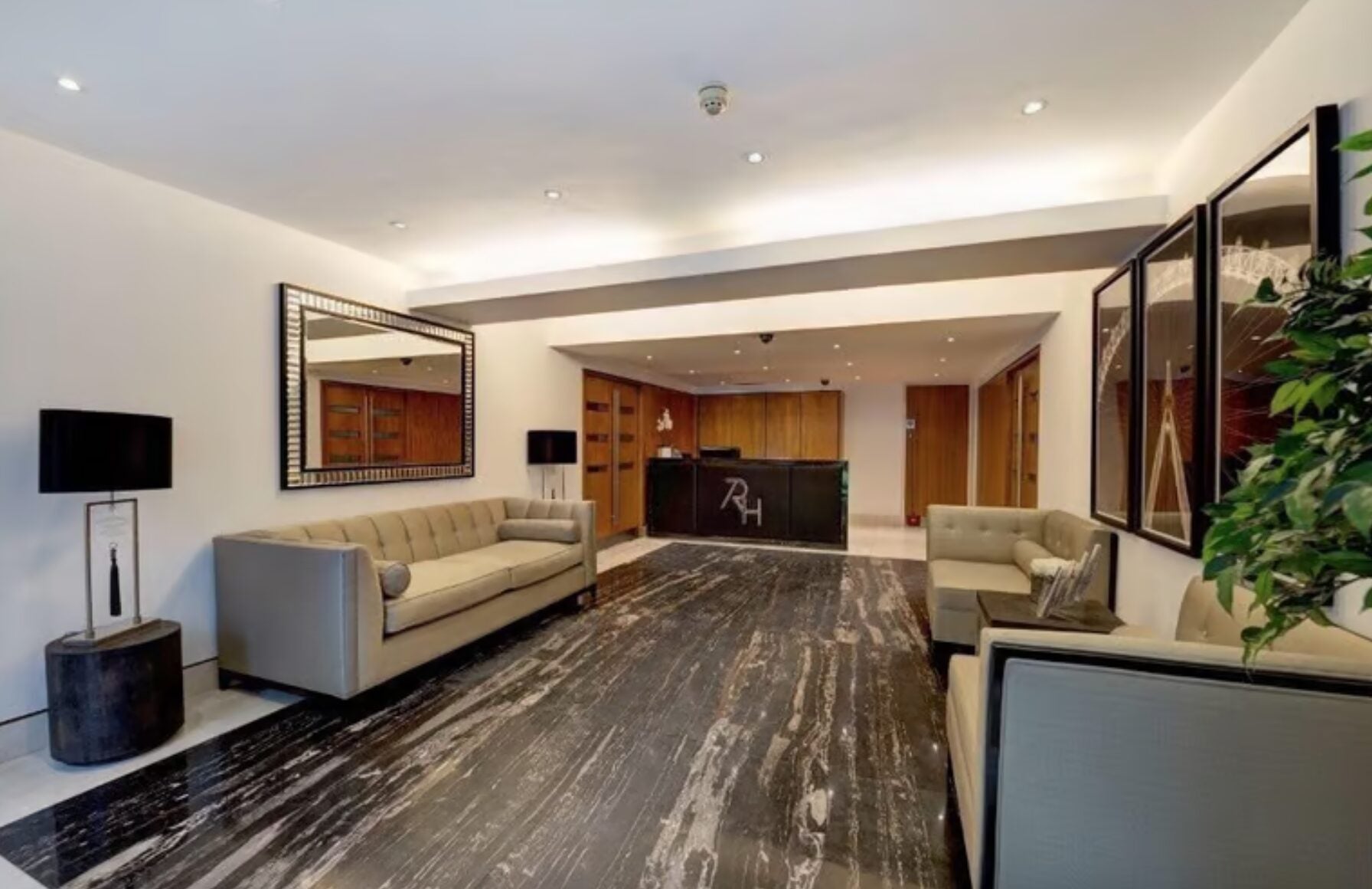Flat Fulham Road in Greater London