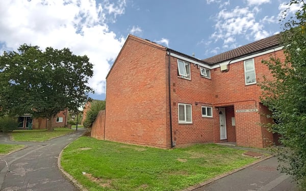 Flat Winceby Place in Coventry