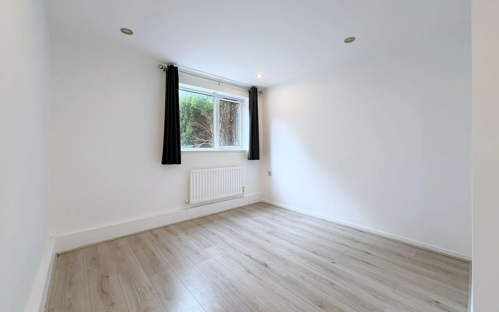 Flat Winceby Place in Coventry