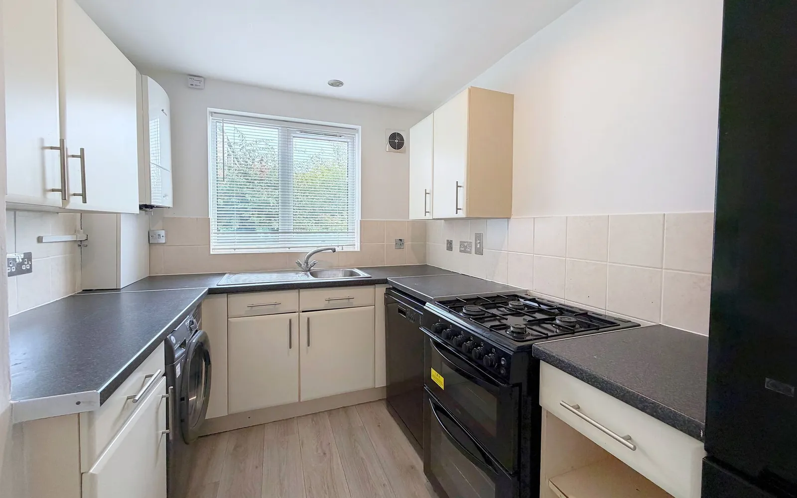 Flat Winceby Place in Coventry