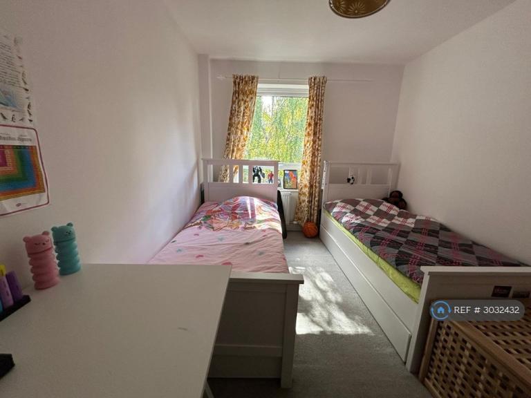 Flat Westmoreland Road in Greater London