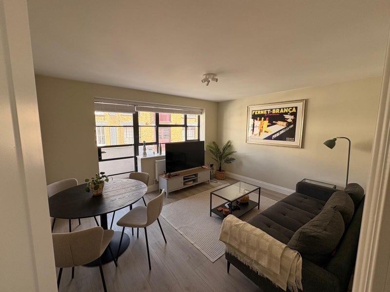 Room Union Street in Greater London