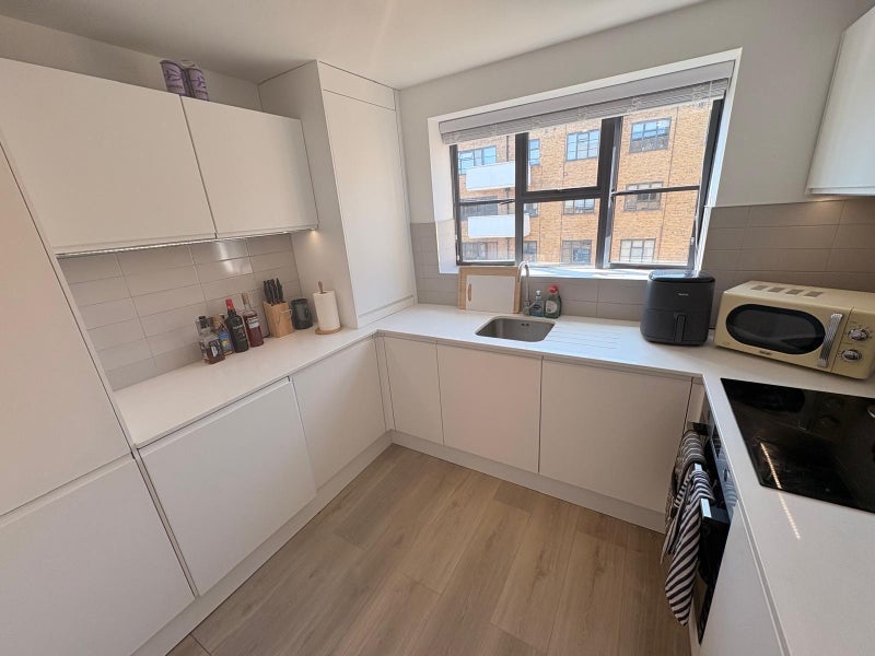 Room Union Street in Greater London