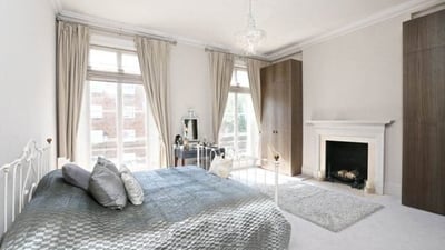 House Cathcart Road in Greater London