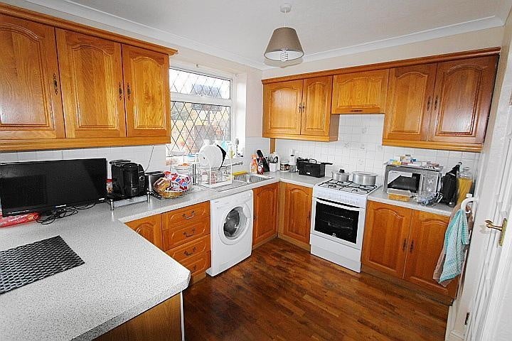 House Townson Avenue in Greater London