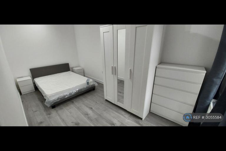 Flat Gilbey Road in Greater London