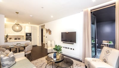 Flat Charles Grinling Walk in London