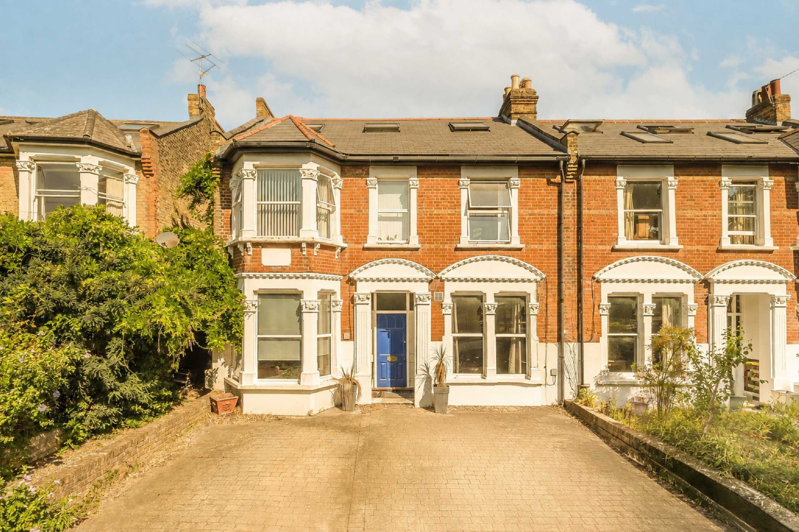 Flat Kings Road in Greater London