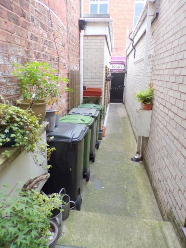 Flat Acacia Grove in West Kirby