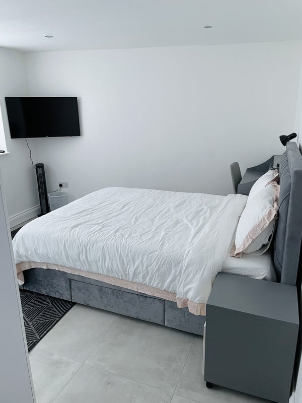 Room Friary Road in Greater London