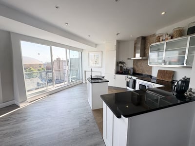 Flat West Close in Cardiff