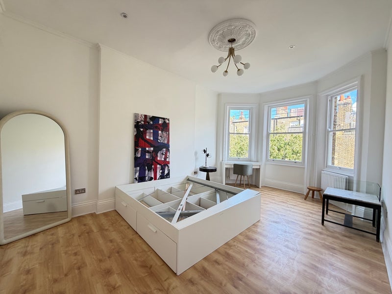 Flat Nevern Square in Greater London