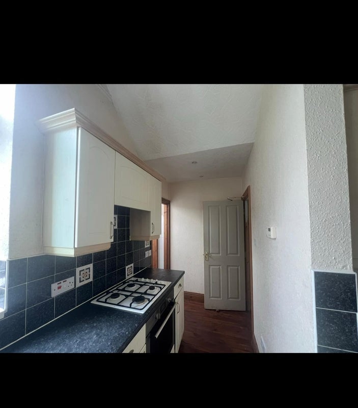 Room Cecil Avenue in Bradford