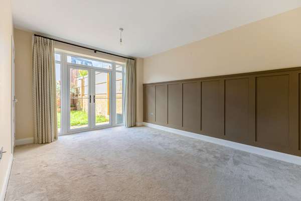 House Minerva Way in Beaconsfield
