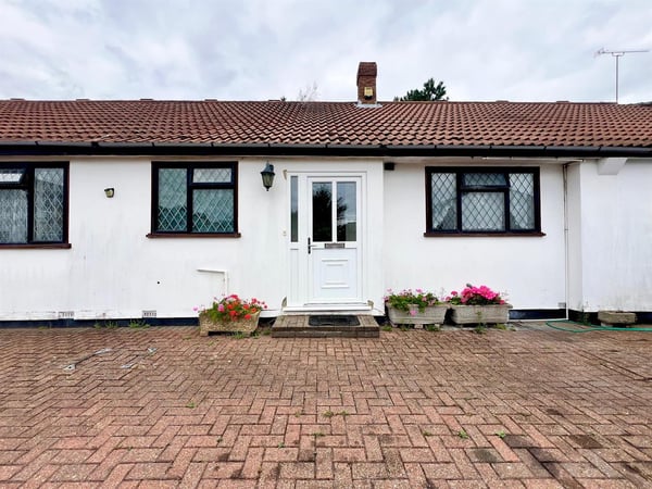 House Alpha Road in Greater London