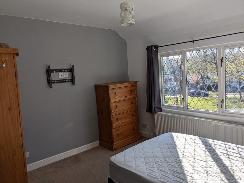 Room Lilley Lane in Birmingham