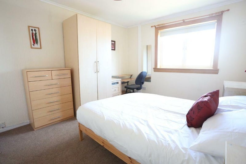 Room Fernieside Avenue in City of Edinburgh