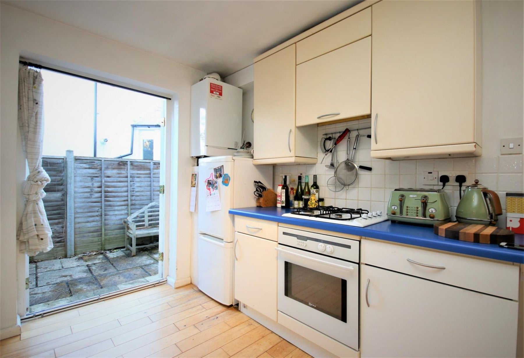 Flat Palmerston Road in Greater London