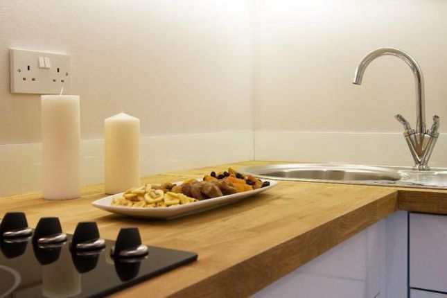 Flat Canfield Place in Greater London