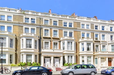 Flat Penywern Road in London