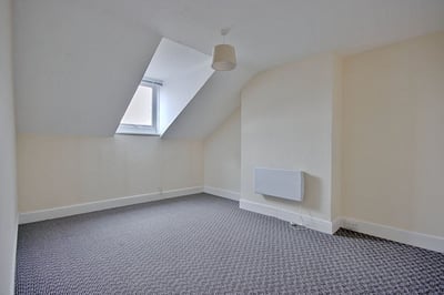Flat Ombersley Road in Worcester