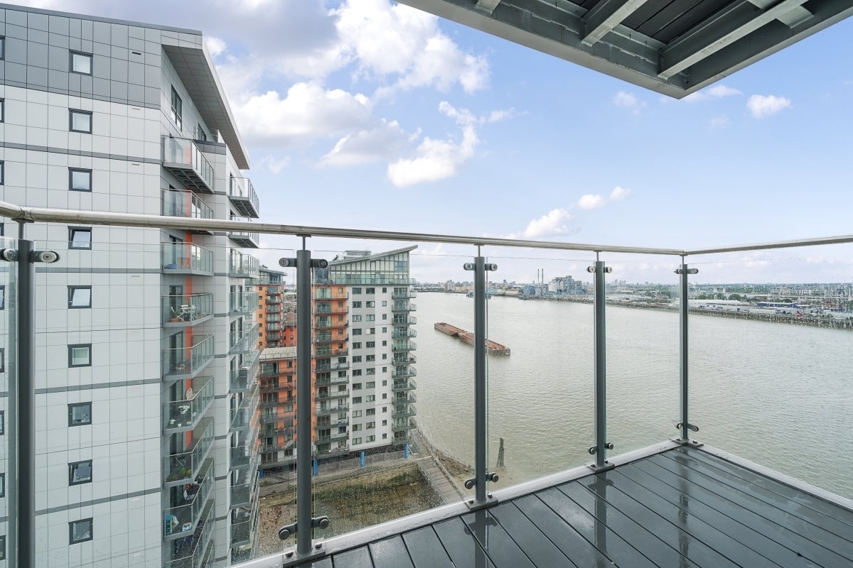 Flat Ferry Approach in Greater London