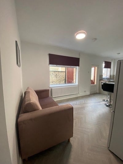 Flat Grimsby Road in Cleethorpes