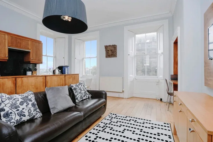 Flat Johnston Terrace in City of Edinburgh