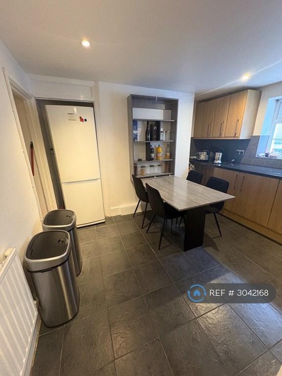 Room Allen Road in Greater London