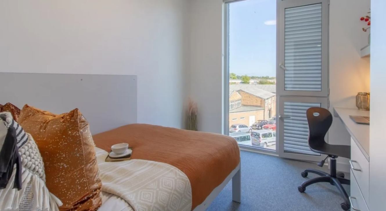 Room Althorpe Street in Royal Leamington Spa