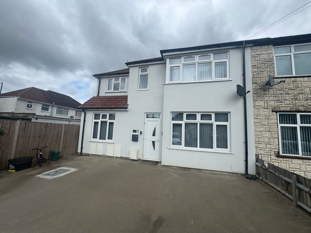 House Maple Grove in Greater London
