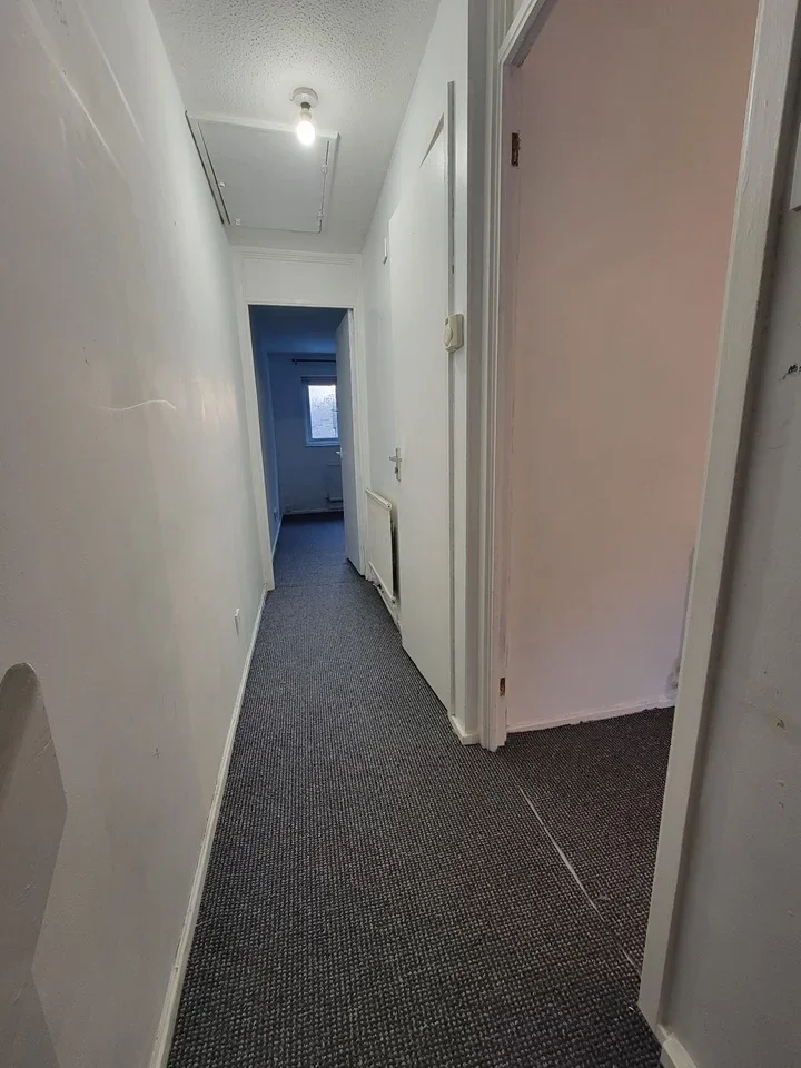 Flat Sunkist Way in Greater London
