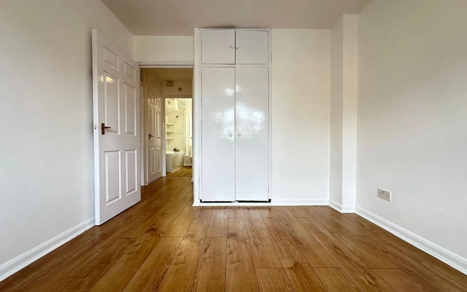 Flat Lime Close in Greater London