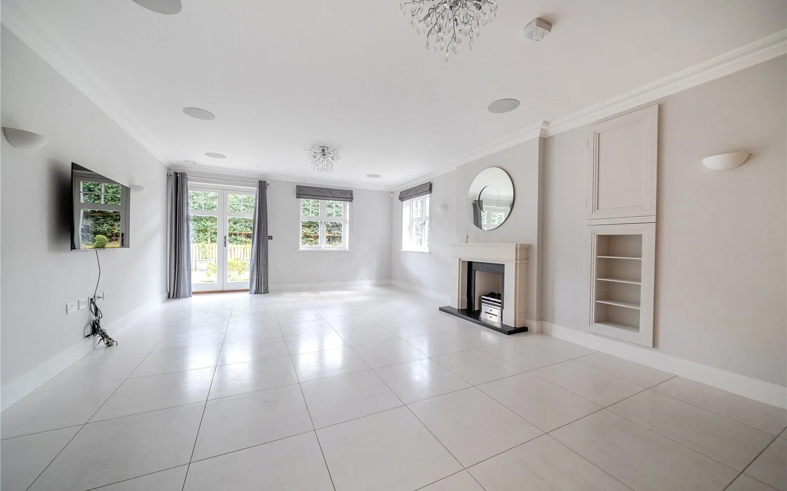 Flat Sunningdale Gardens in London