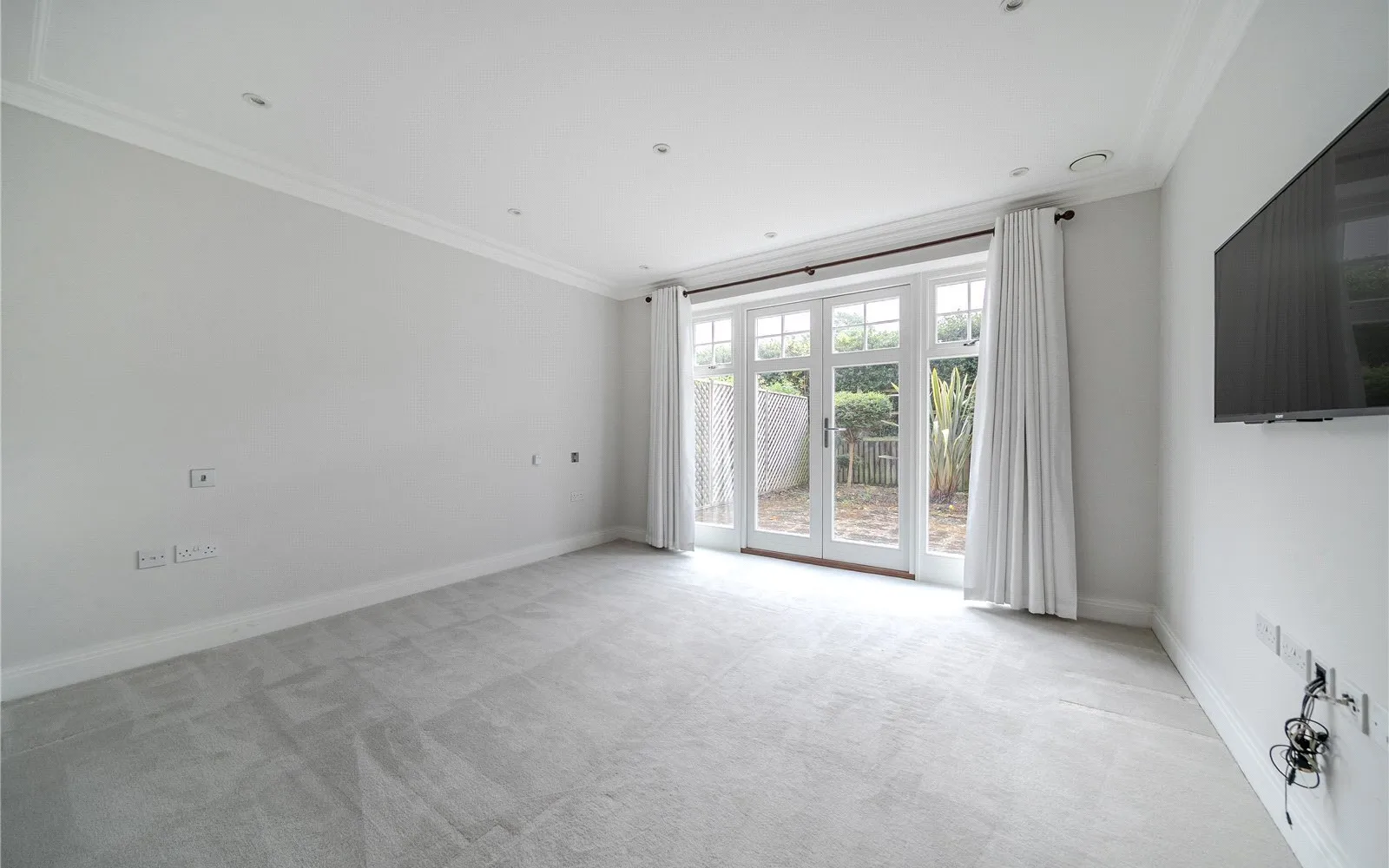 Flat Sunningdale Gardens in London