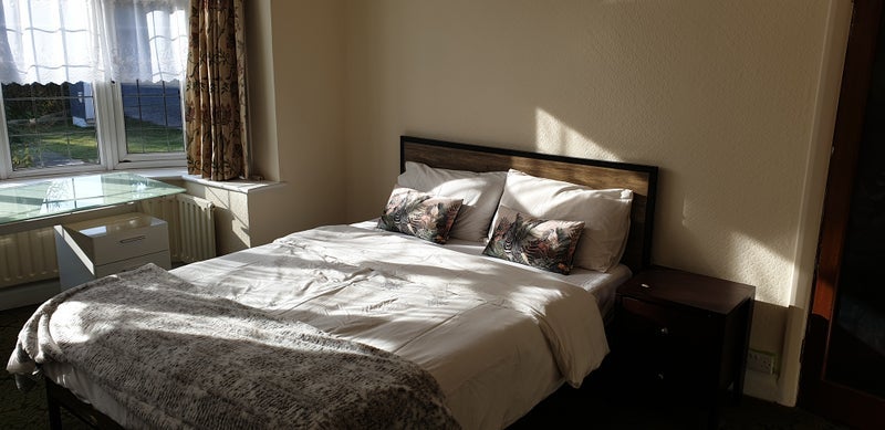 Room Robin Hood Lane in Greater London