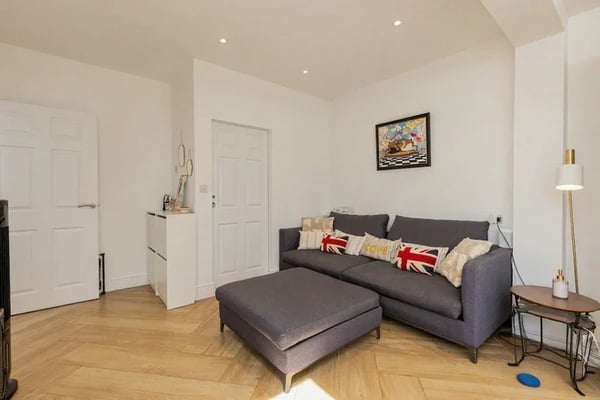 House Elm Road in Greater London